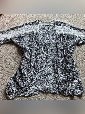 Copper Key Black & White Printed Open-Front Tunic